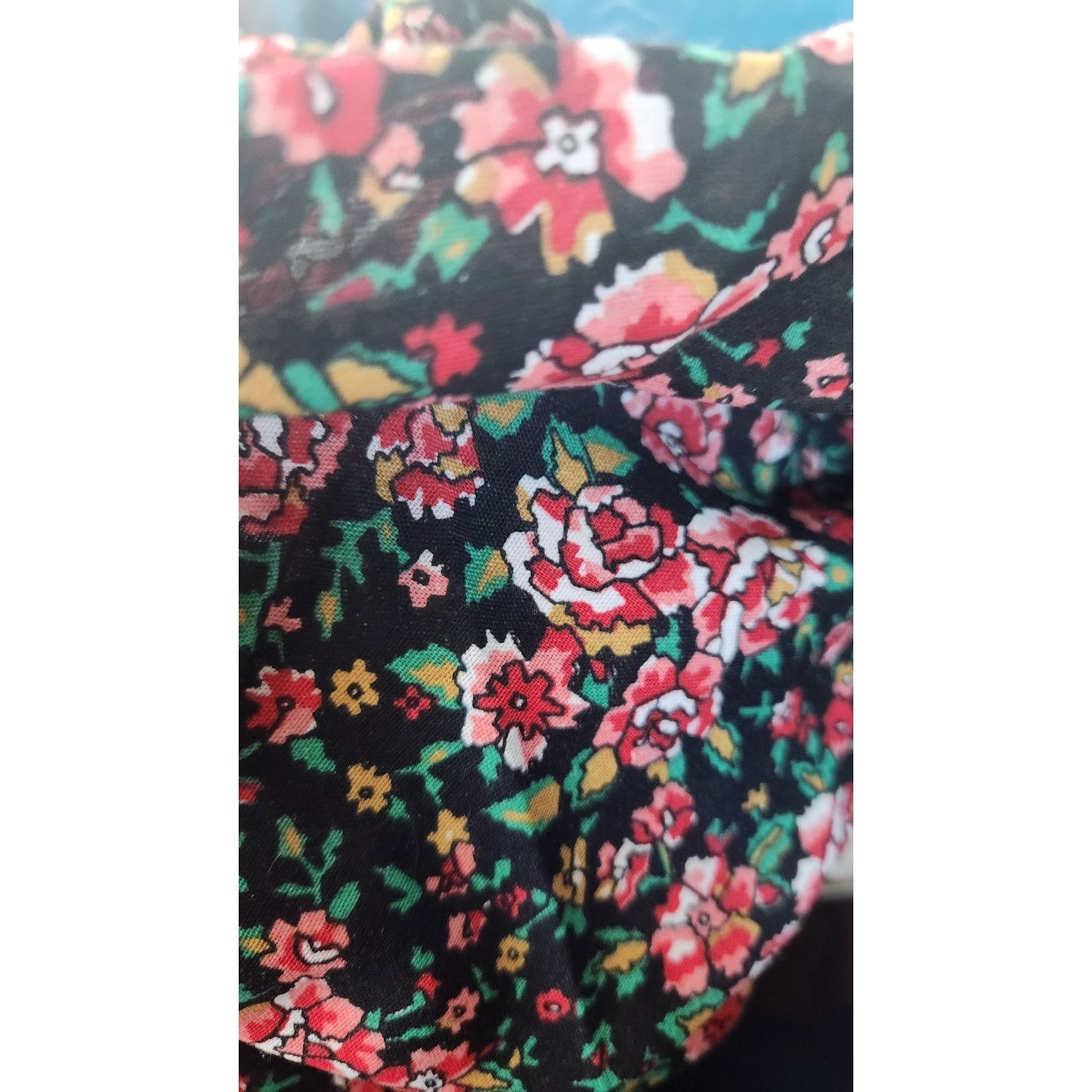 Material Red Pink and White Flowers Greenery  48 x 36 Cotton Craft Quilting Dress