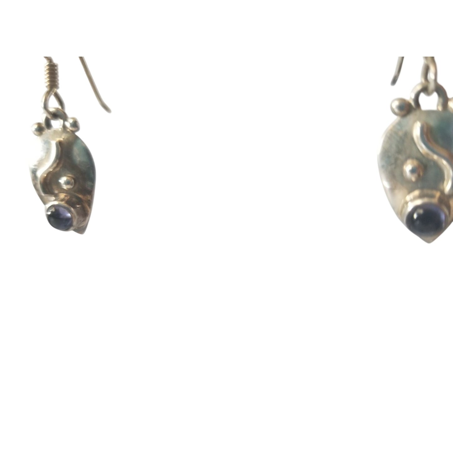 Earrings Silver Saphire Oval  3.2 Gr  16 ct  2 cm  x 2 cm  Oval  0.5 cm Silver Blue