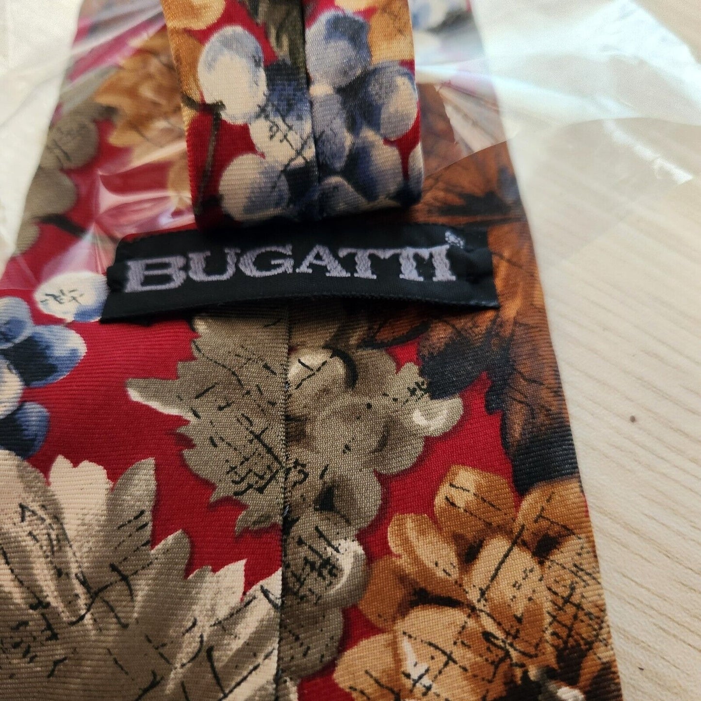 Silk Tie Brand Bugatti Red Multi Color Grape Clusters  Mum's 56" x 4"  100% Silk