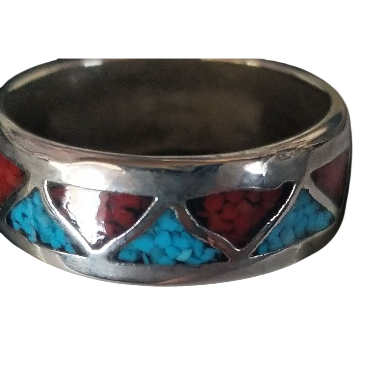 Ring Turquoise Red Blue  Silver 2.9 Gr 14.5 ct  Size 7 1/2 0.75  cm  x 0.25  cm  Triangle Shape Design in  Silver