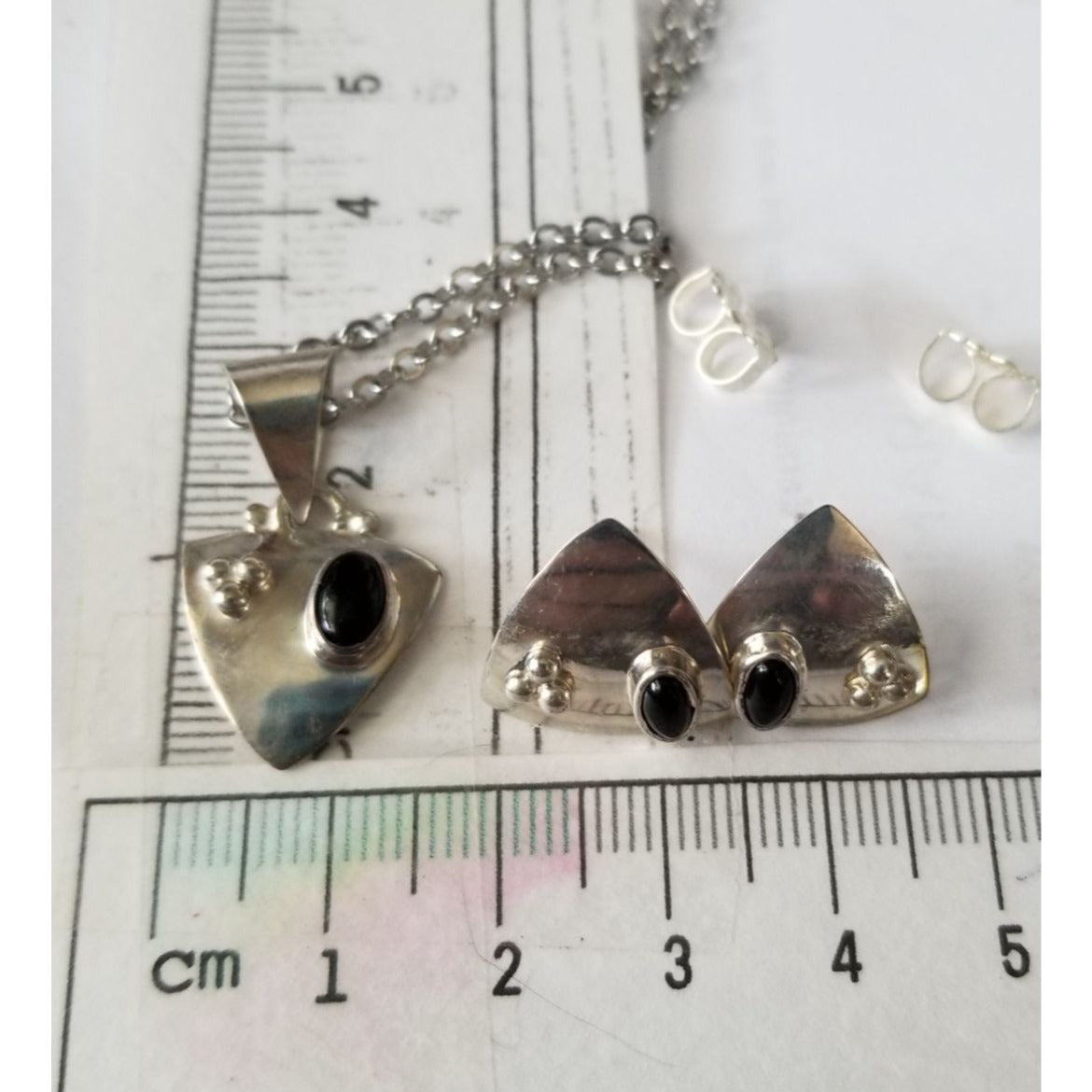 3 Pcs Onyx Earrings Necklace Silver  7.8 gr 39 ct 0.5 x 1 cm 1.5 cm  x 2 cm  16" chain