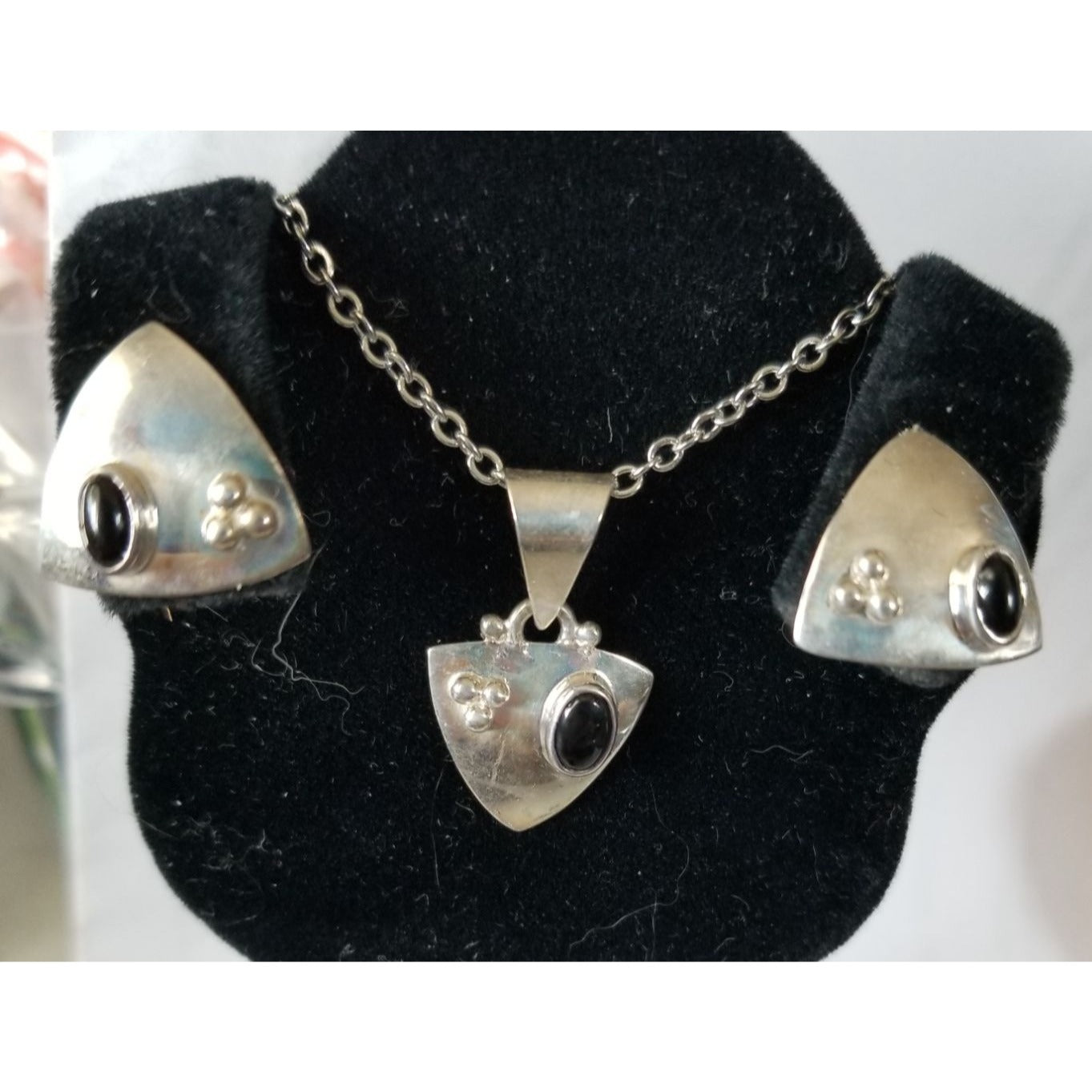 3 Pcs Onyx Earrings Necklace Silver  7.8 gr 39 ct 0.5 x 1 cm 1.5 cm  x 2 cm  16" chain