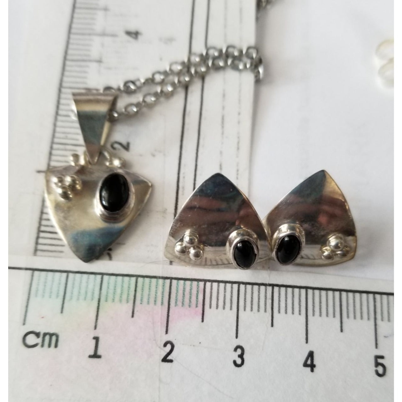 3 Pcs Onyx Earrings Necklace Silver  7.8 gr 39 ct 0.5 x 1 cm 1.5 cm  x 2 cm  16" chain