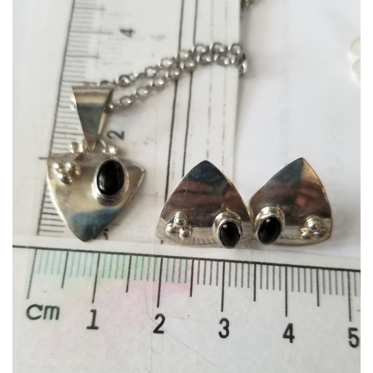 3 Pcs Onyx Earrings Necklace Silver  7.8 gr 39 ct 0.5 x 1 cm 1.5 cm  x 2 cm  16" chain