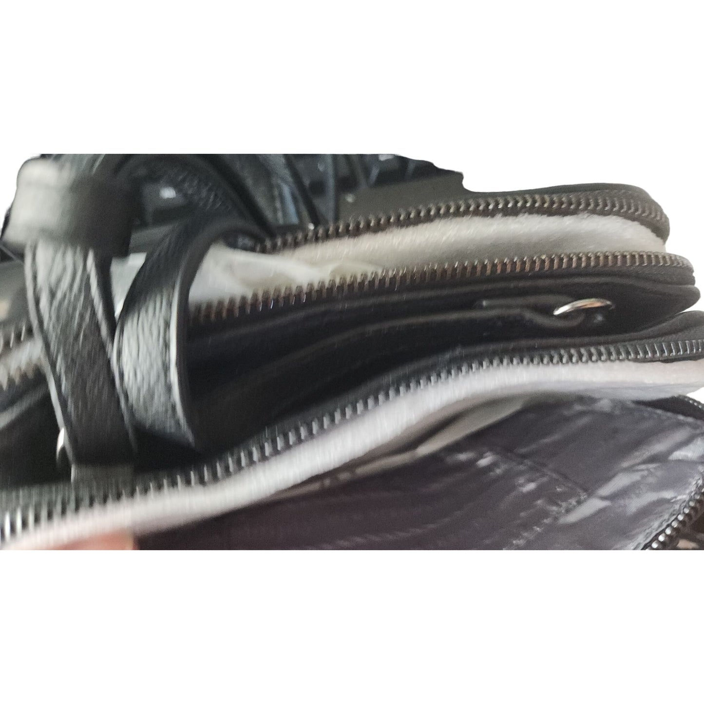 Purse Bag Simply Vera Wang Black Crossbody 50" Strap 8" x 5" x  3"    2 Zip Sections Card slots Pocket
