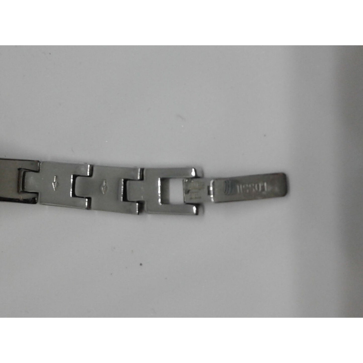 Watches set of 3 For Parts 2 Fossil  1 Silver 1 Gold Color and 1 Lei Round Face