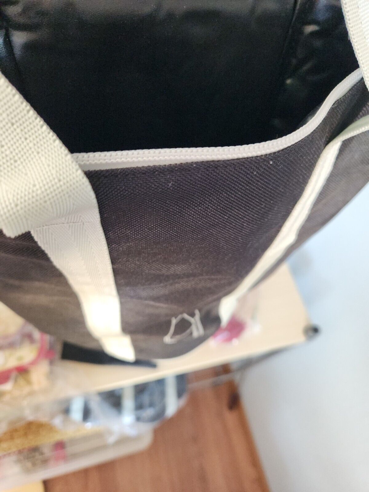 Wine Bottle Bag Holds 2 Bottles Insulated handles Zipper Top  10" x 12" x 6"