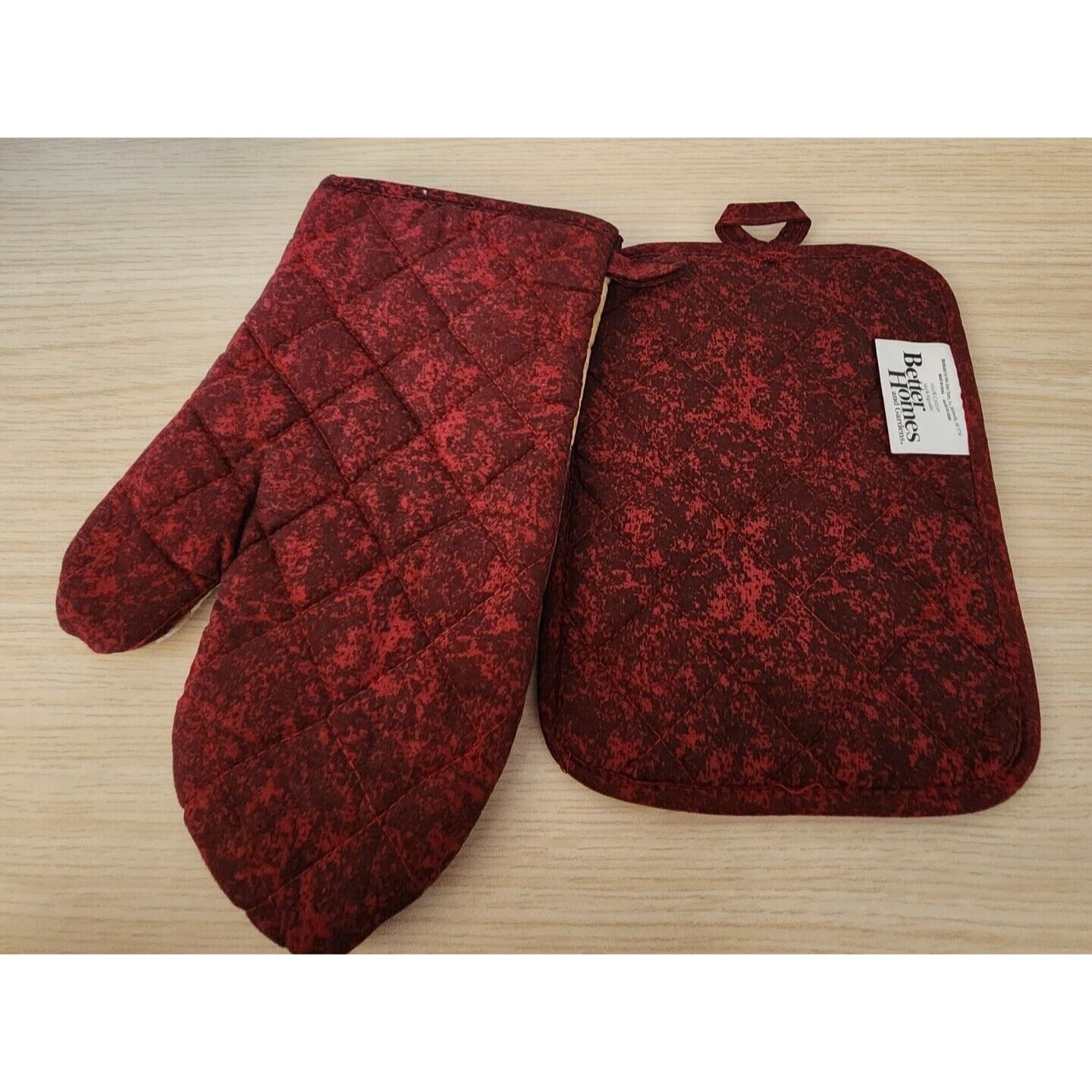 Kitchen Towel 2 Piece Set Concord Grape 1 Pot Holders, 1 Oven Mitt