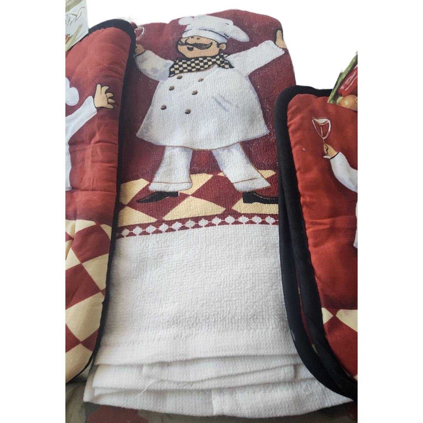 Kitchen  5 Piece Set Chef Wine Glass  2 Towels 2 Pot Holders, 1 Oven Mitt  100% Cotton