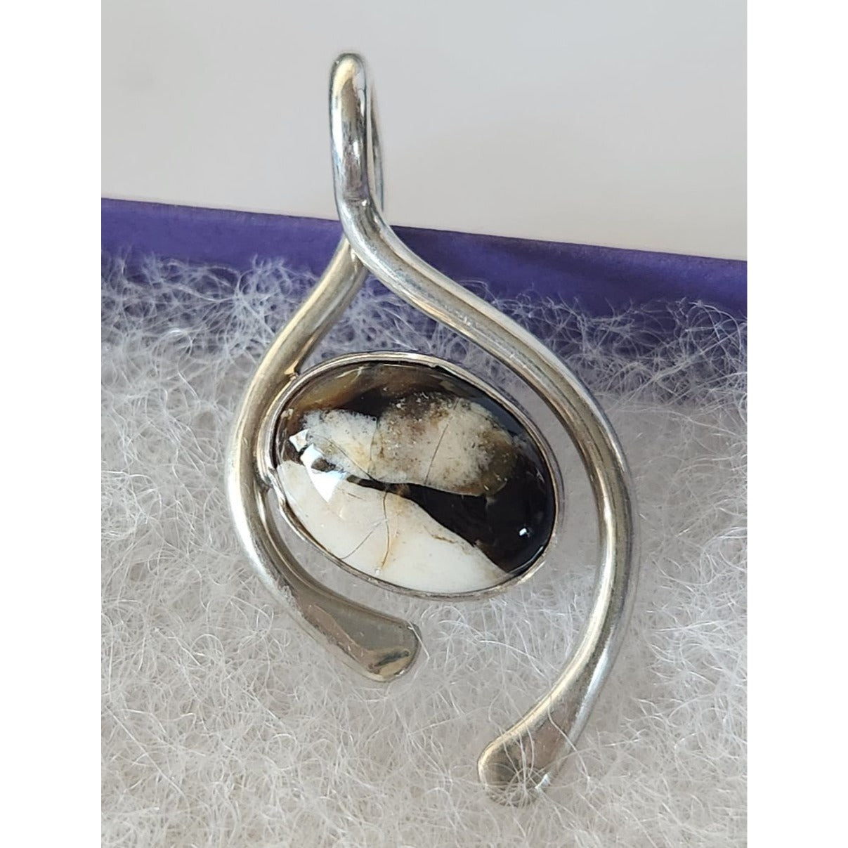 Pendant Peanutwood Wishbone Shape 4.1 gr stone 15 x 10 mm Jerry & Fran Harr Silver