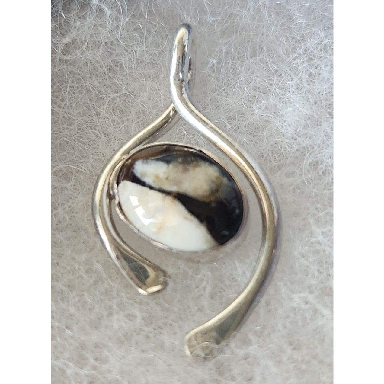 Pendant Peanutwood Wishbone Shape 4.1 gr stone 15 x 10 mm Jerry & Fran Harr Silver