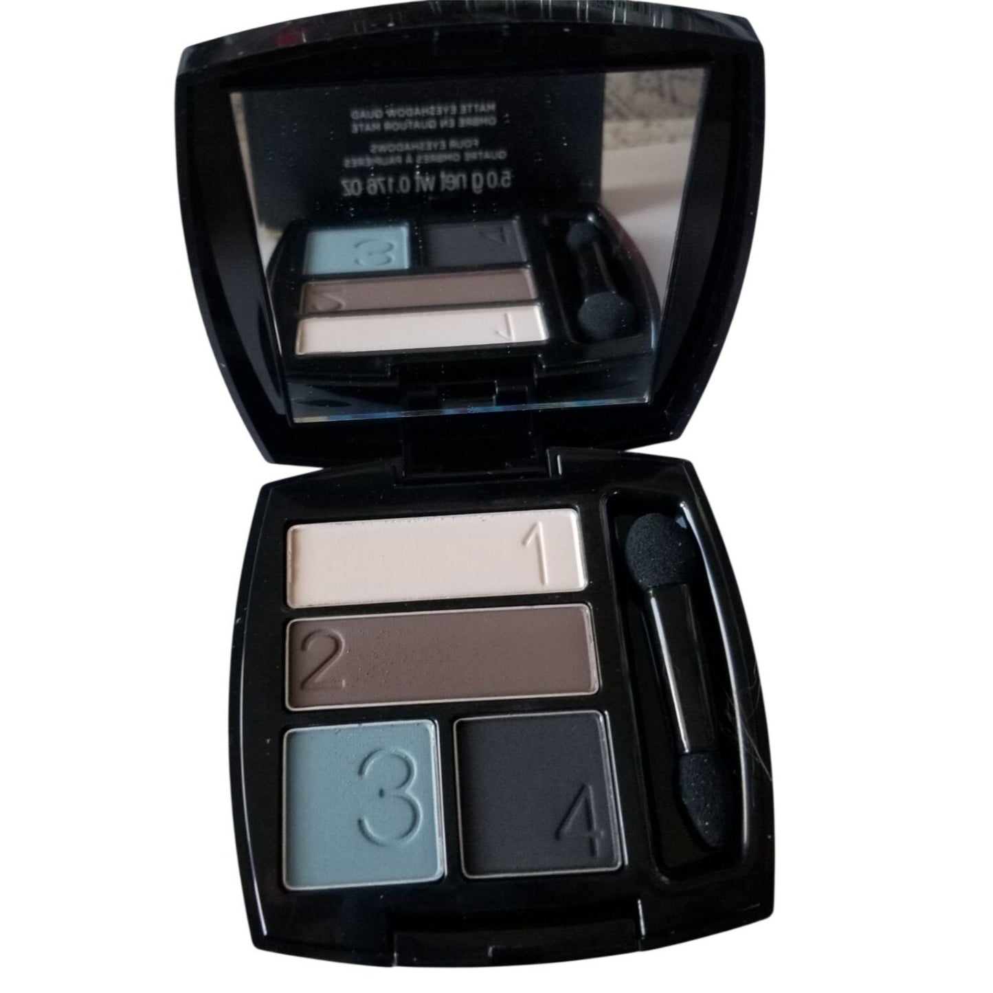 Avon  True Color Eyeshadow Quad 4 eyeshadows 0.176 oz Smoke & Fog Quad