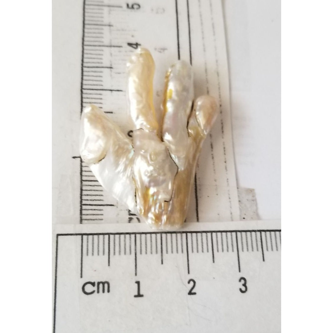 Loose Baroque Chicken Feet Freshwater Keshi 25.5 ct  5.1 gr 4 cm  x 3 cm