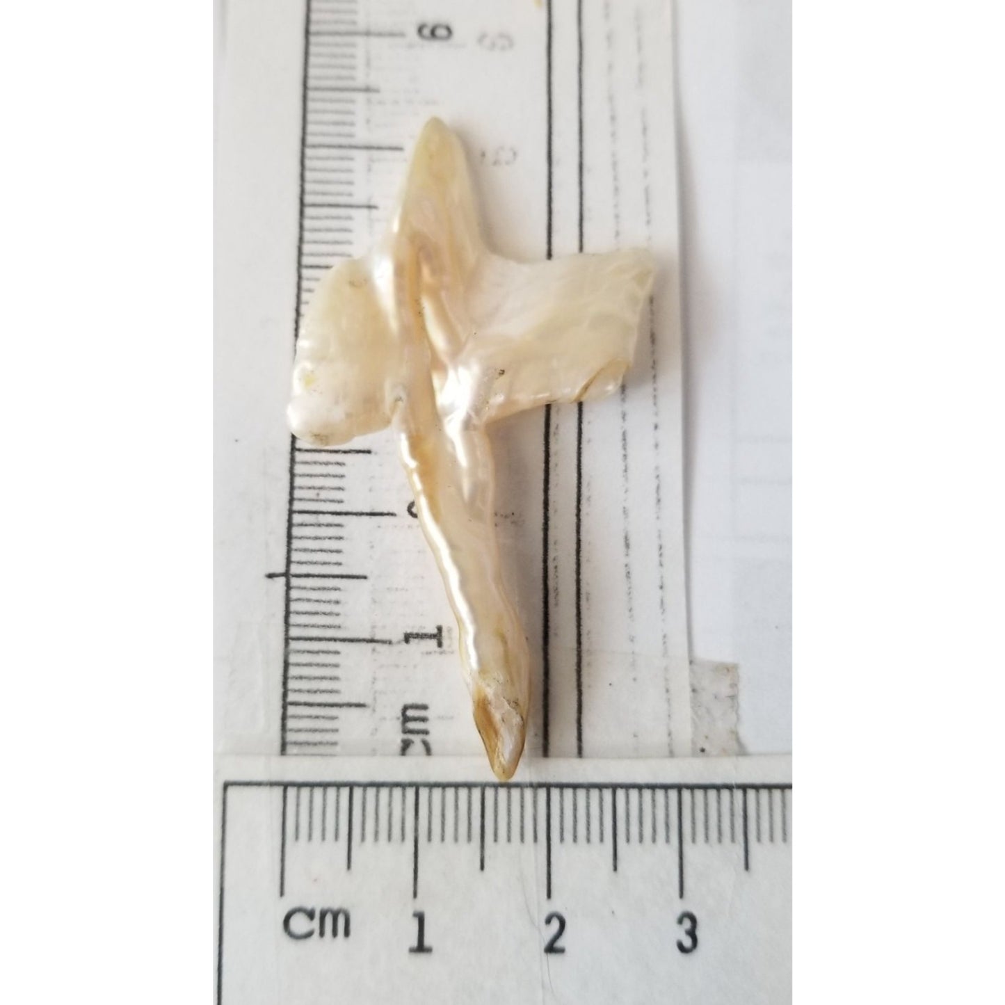 Loose Baroque Look like Big Sward   Freshwater Keshi 18 ct  3.7 gr  5.5  cm  x 3.5  cm
