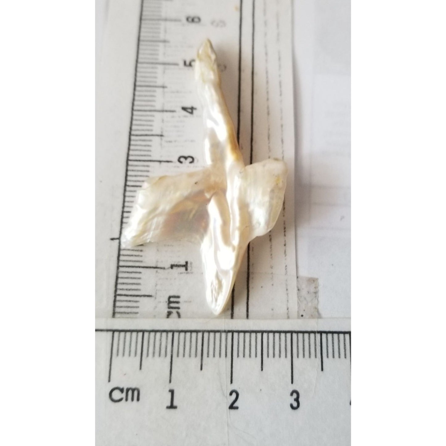 Loose Baroque Look like Big Sward   Freshwater Keshi 18 ct  3.7 gr  5.5  cm  x 3.5  cm