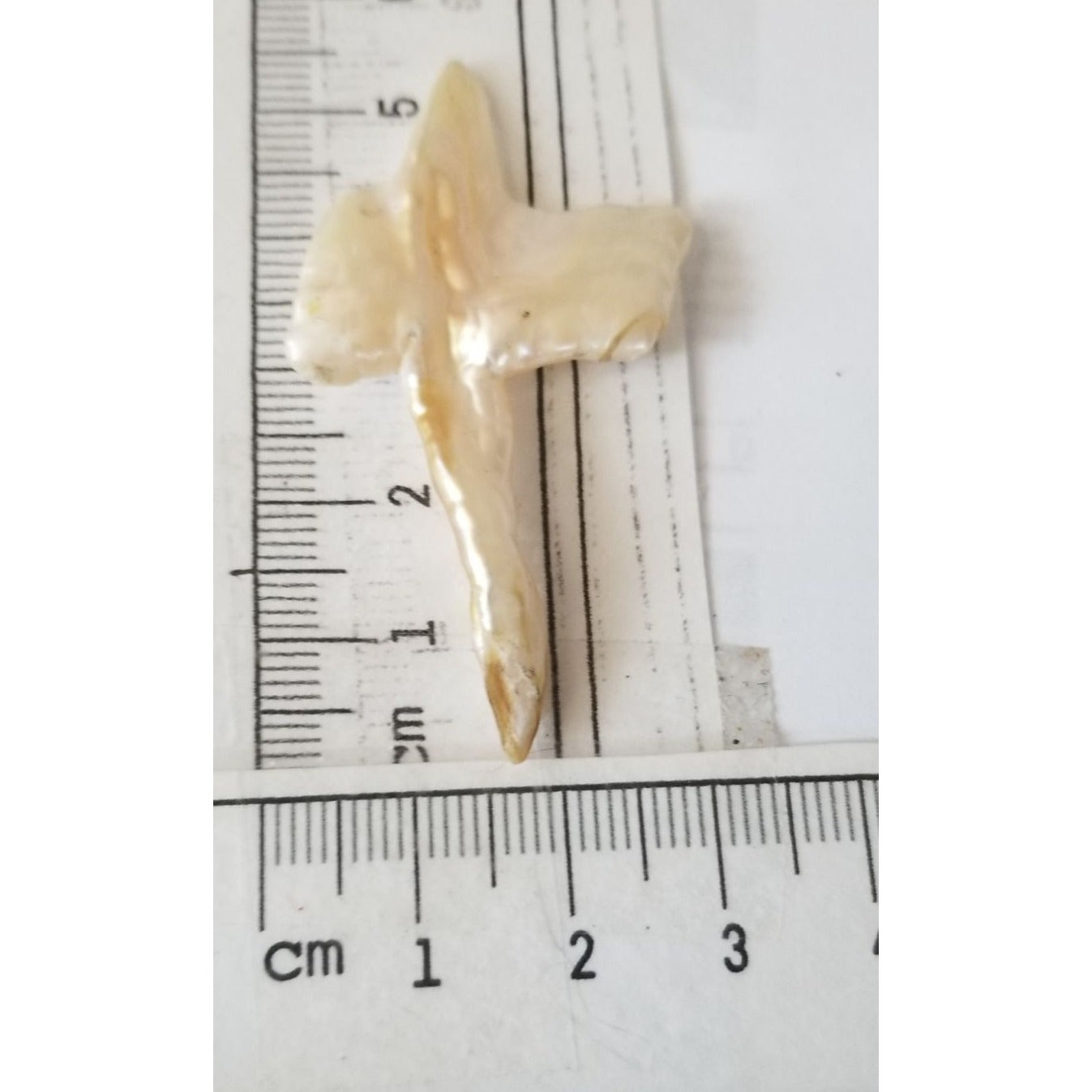 Loose Baroque Look like Big Sward   Freshwater Keshi 18 ct  3.7 gr  5.5  cm  x 3.5  cm