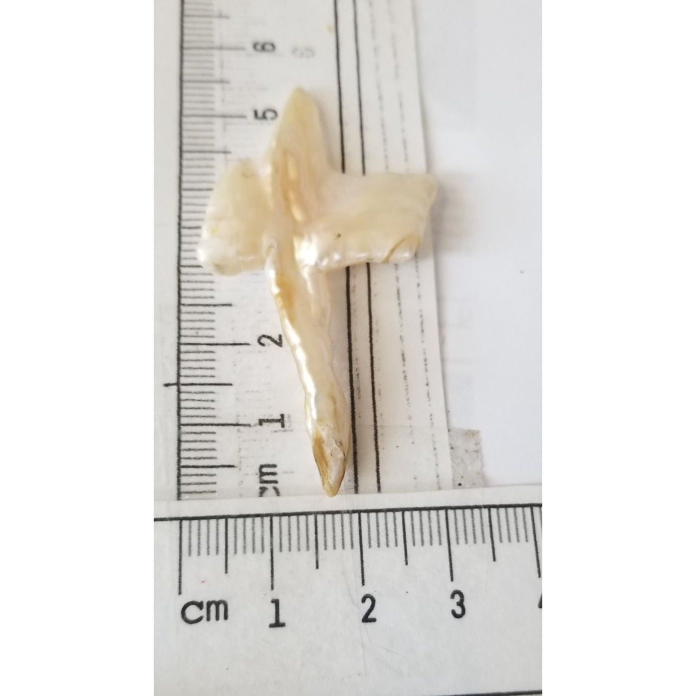 Loose Baroque Look like Big Sward   Freshwater Keshi 18 ct  3.7 gr  5.5  cm  x 3.5  cm