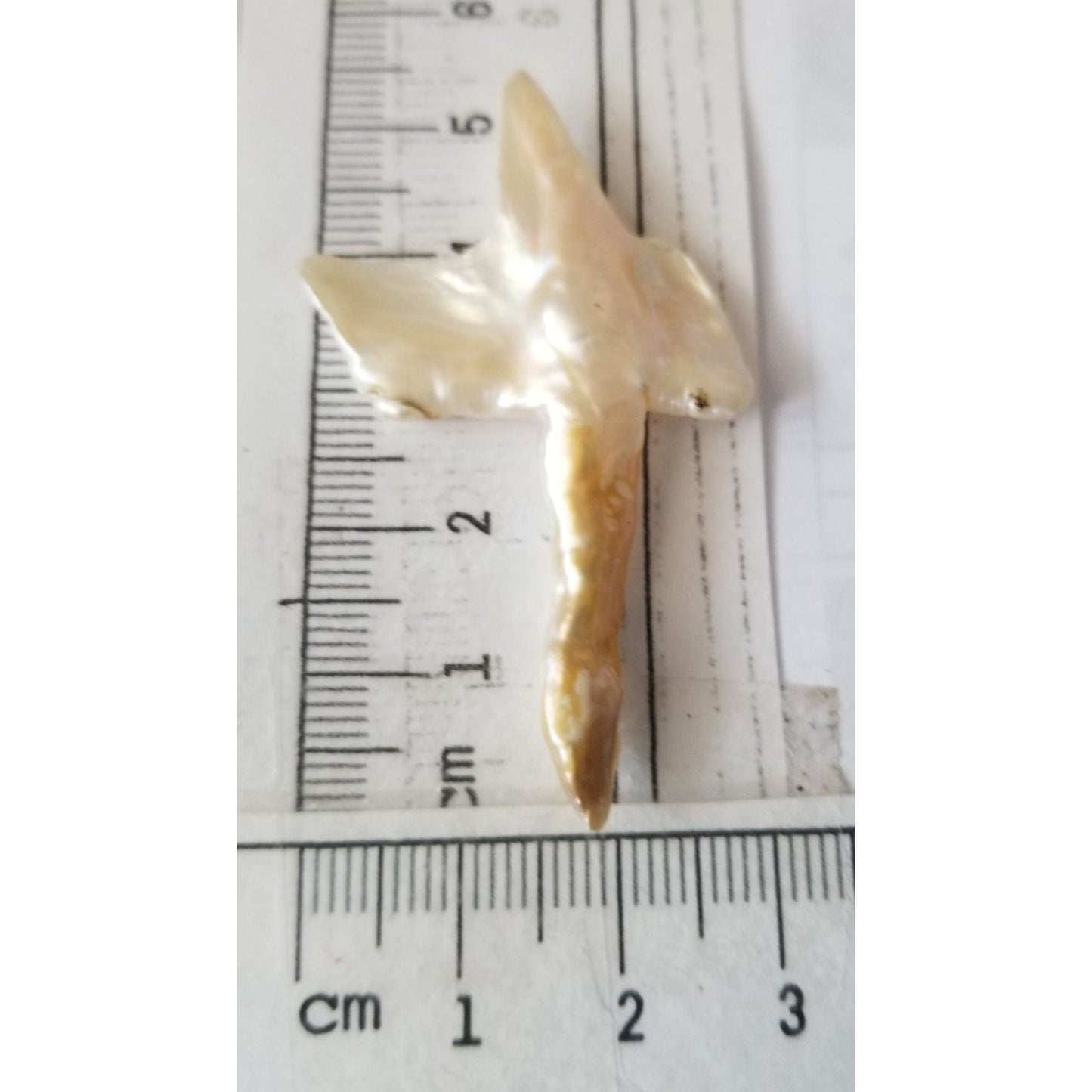 Loose Baroque Look like Big Sward   Freshwater Keshi 18 ct  3.7 gr  5.5  cm  x 3.5  cm
