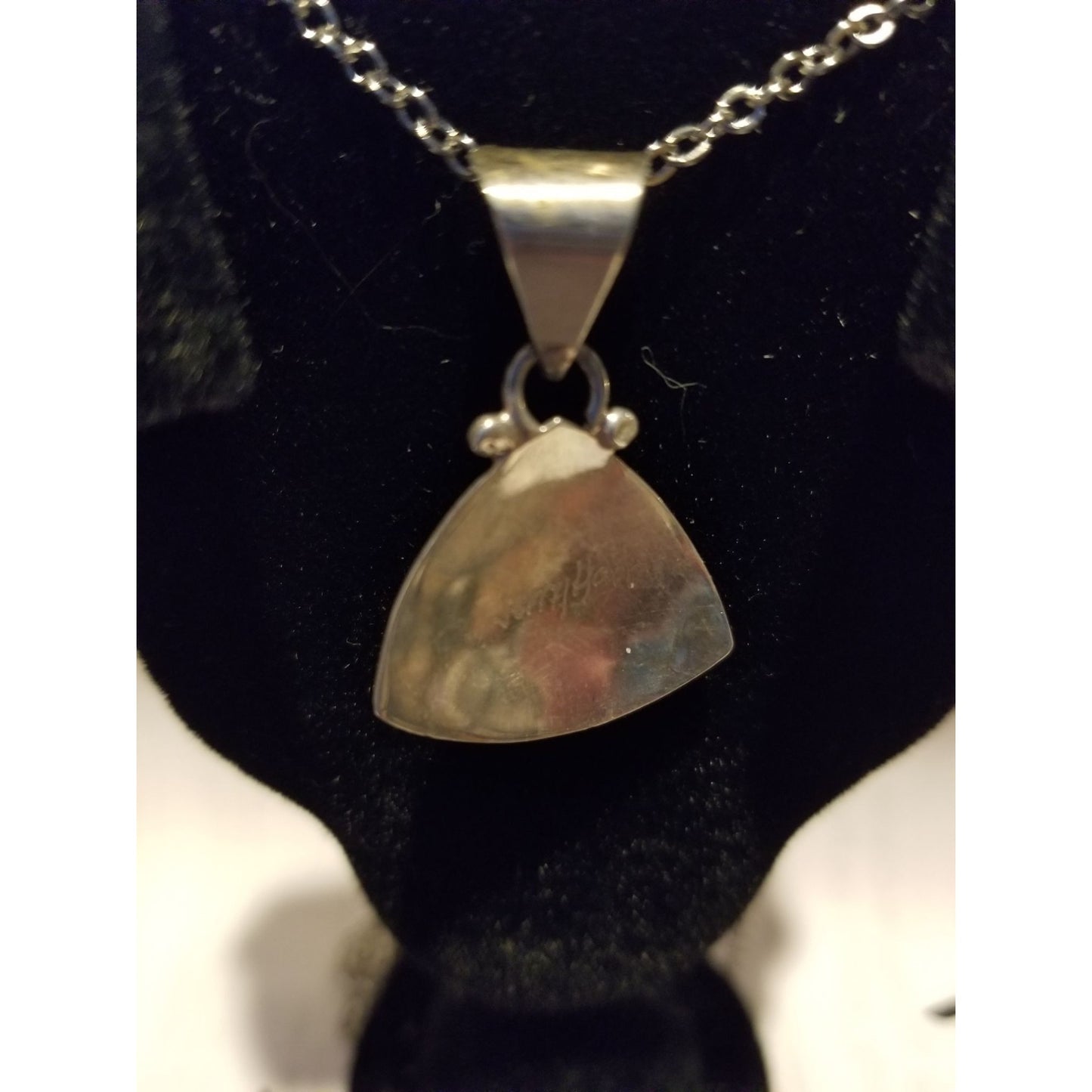 Necklace Silver Periot  Triangle  5.7  gr 28.5 ct  2.5 cm  x  3 cm  16" chain Green