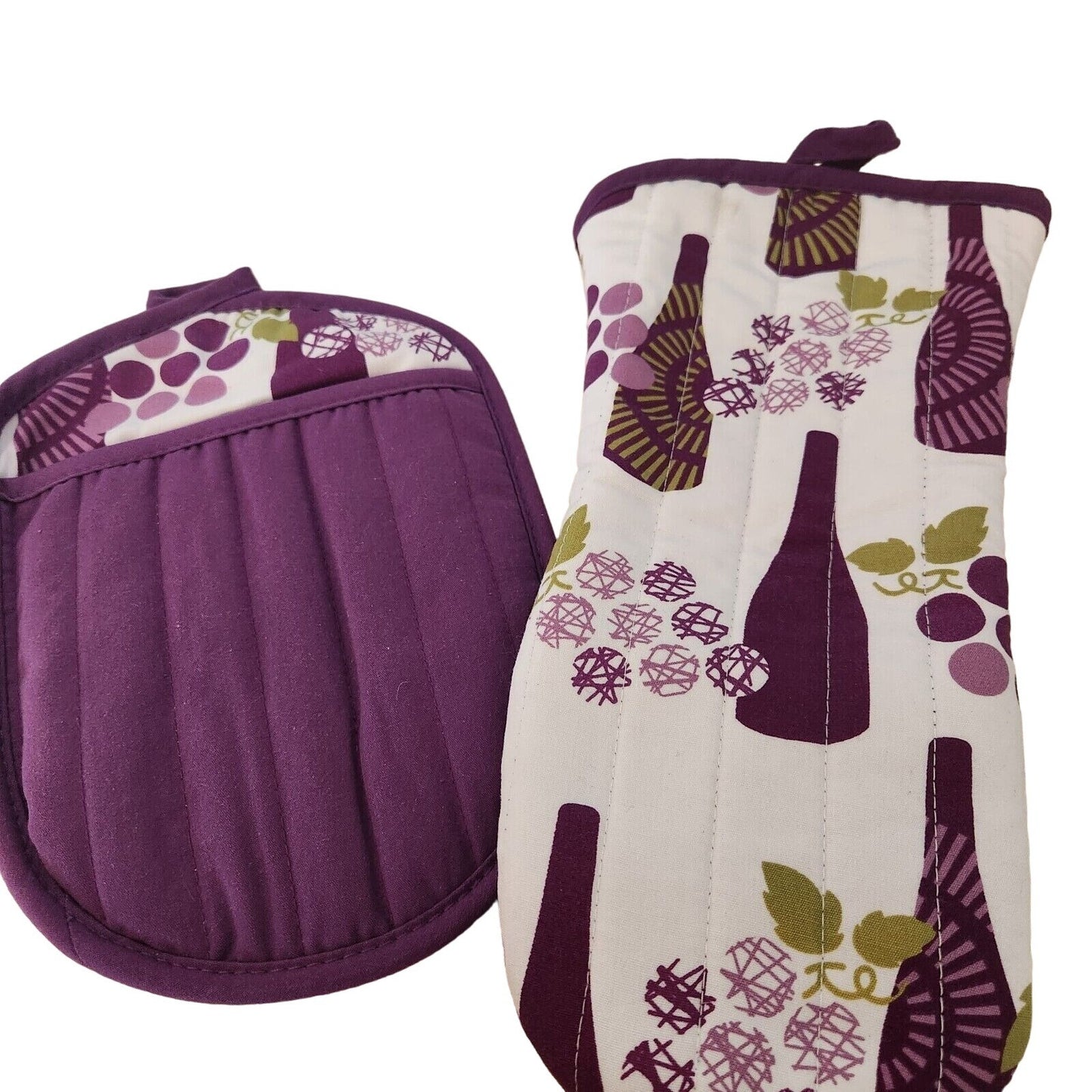 Kitchen Towel 2 Piece Set Merlot   1 Pot Holders  12 " x 5 " 1 Oven Mitt 9 1/2 " x 7"  Hangers on back