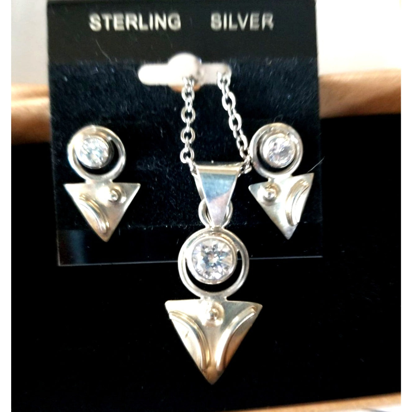 3 Pcs  lab Diamonds Earrings Necklace Silver  8 gr 40 ct  1.5 x  3 cm  2 cm  x 1.5  cm  16" chain