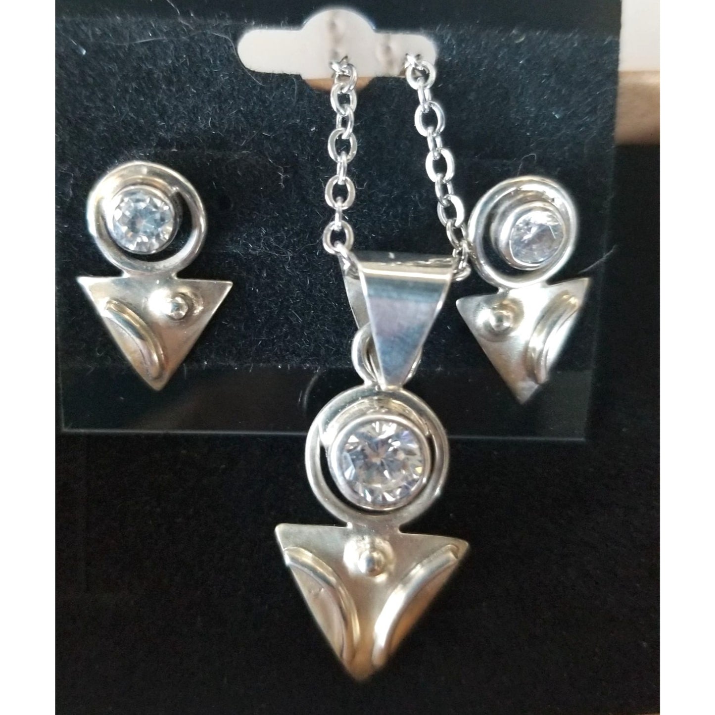 3 Pcs  lab Diamonds Earrings Necklace Silver  8 gr 40 ct  1.5 x  3 cm  2 cm  x 1.5  cm  16" chain