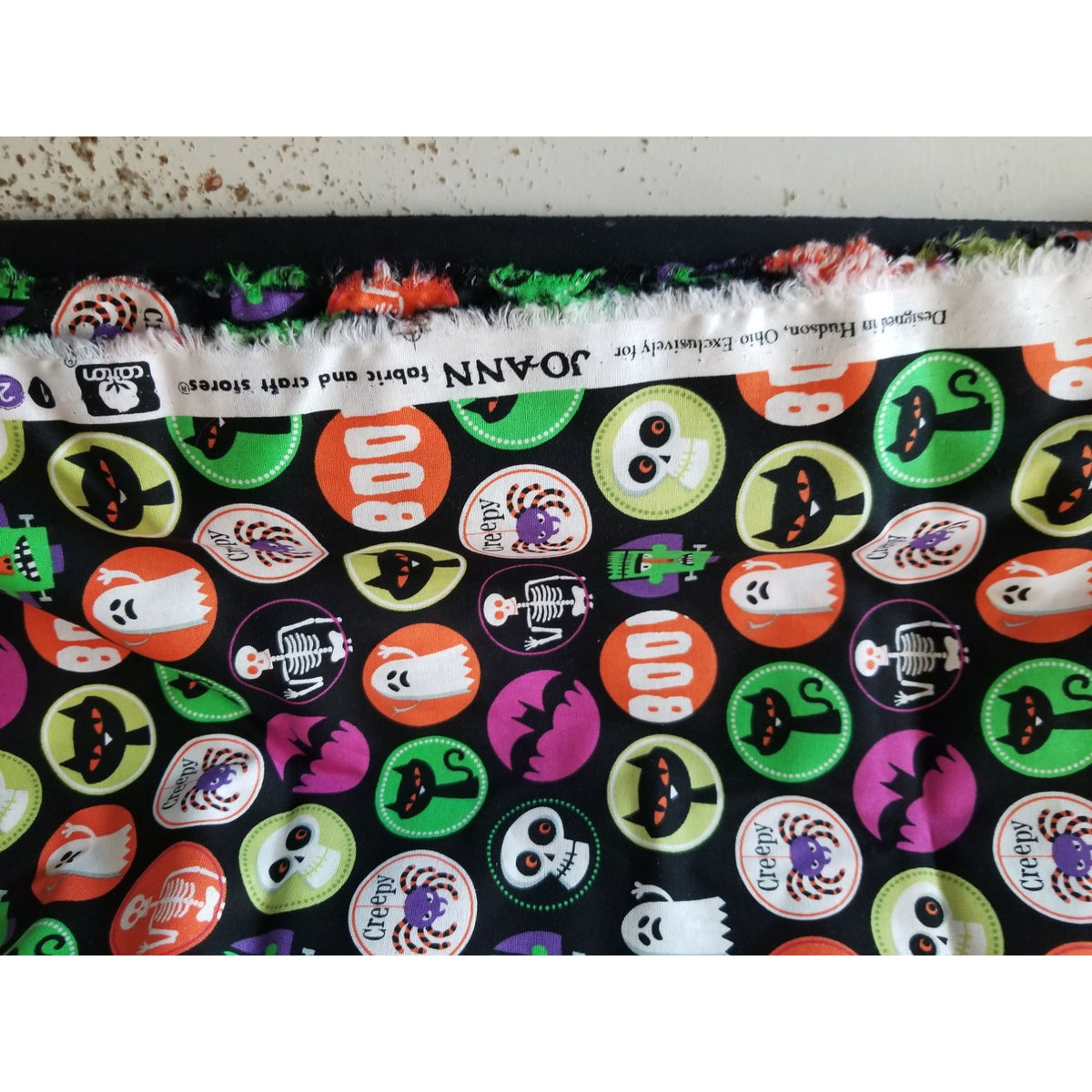 Material Black Halloween Circles Spider Bats Cats Skull Ghoast Boo Frankenstrin  44" x 36"    1 Yard  Cotton Craft Clothing Joann