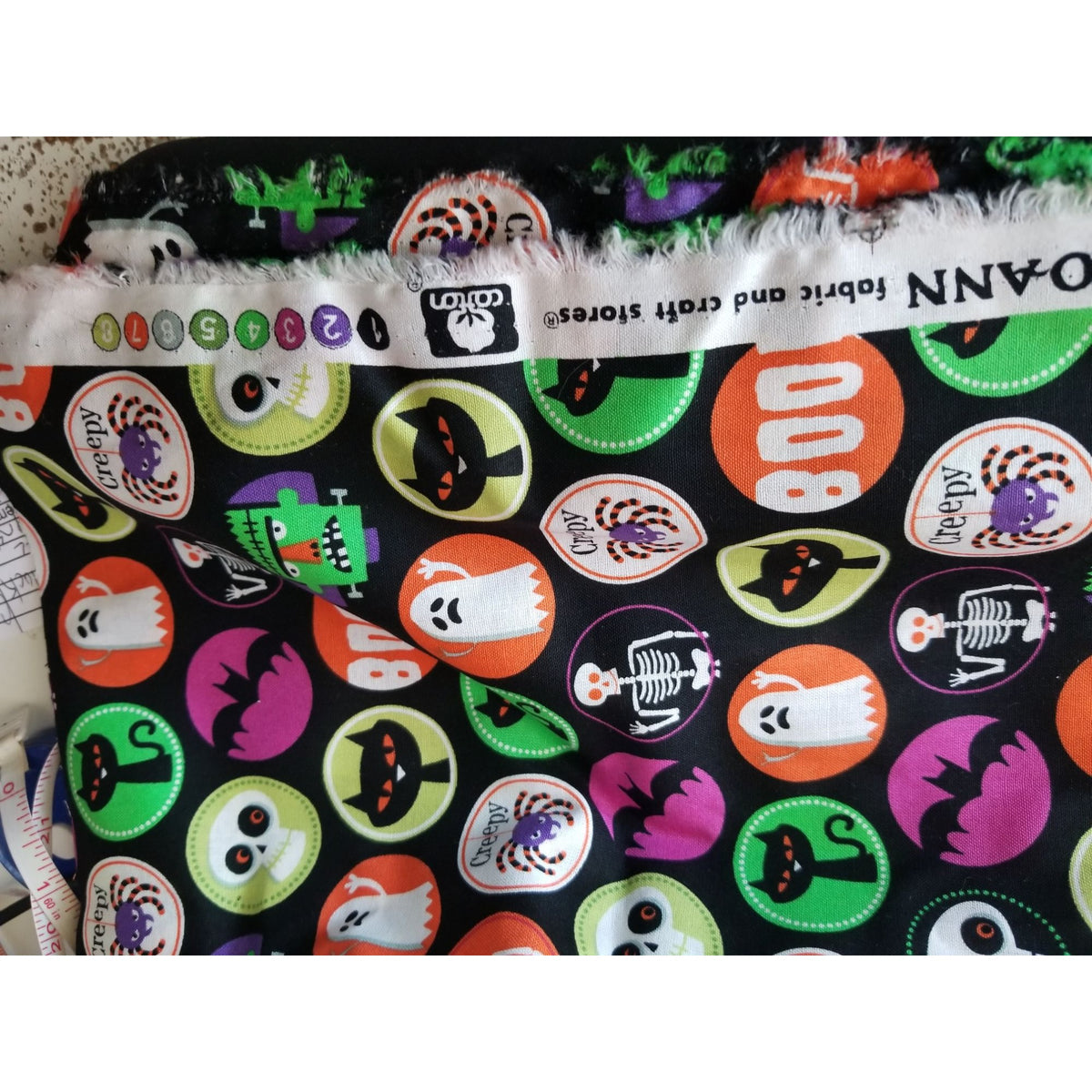 Material Black Halloween Circles Spider Bats Cats Skull Ghoast Boo Frankenstrin  44" x 36"    1 Yard  Cotton Craft Clothing Joann