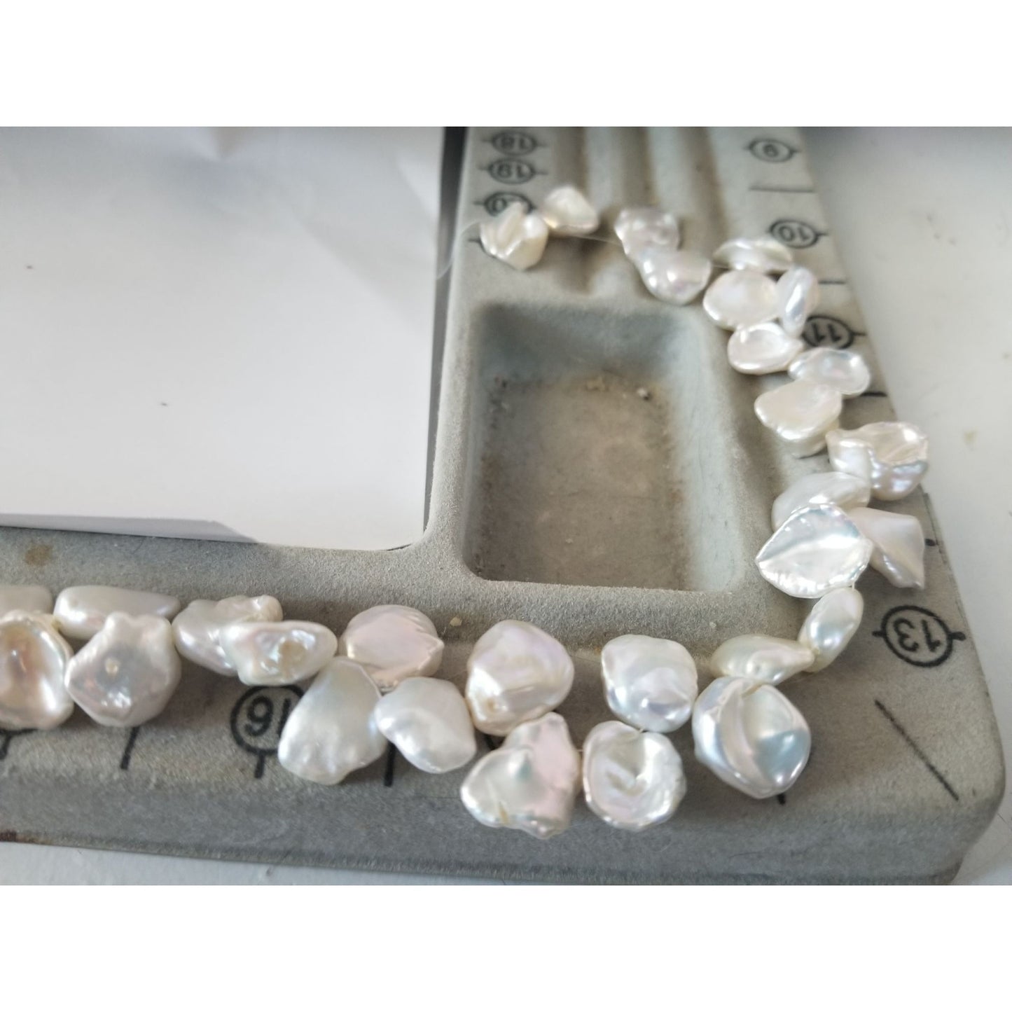Loose Pearl Flat Round Chips  Bag 60 D  Bits 12 mm  Bin Pearl  52 Pcs 155.5 ct  31.1  gr 16"   Drilled  Freshwater Real Pearls
