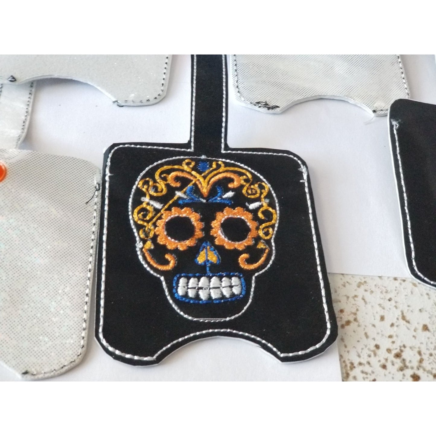 Bath & Body Works 1 oz Hand Sanitizer  Set of 5 Sugar Skull Embroidered Faux Leather Holder
