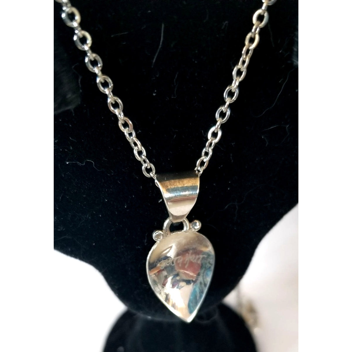 Necklace Silver Garnet  4.6  gr 23 ct  3 cm  x 3 cm  16" chain