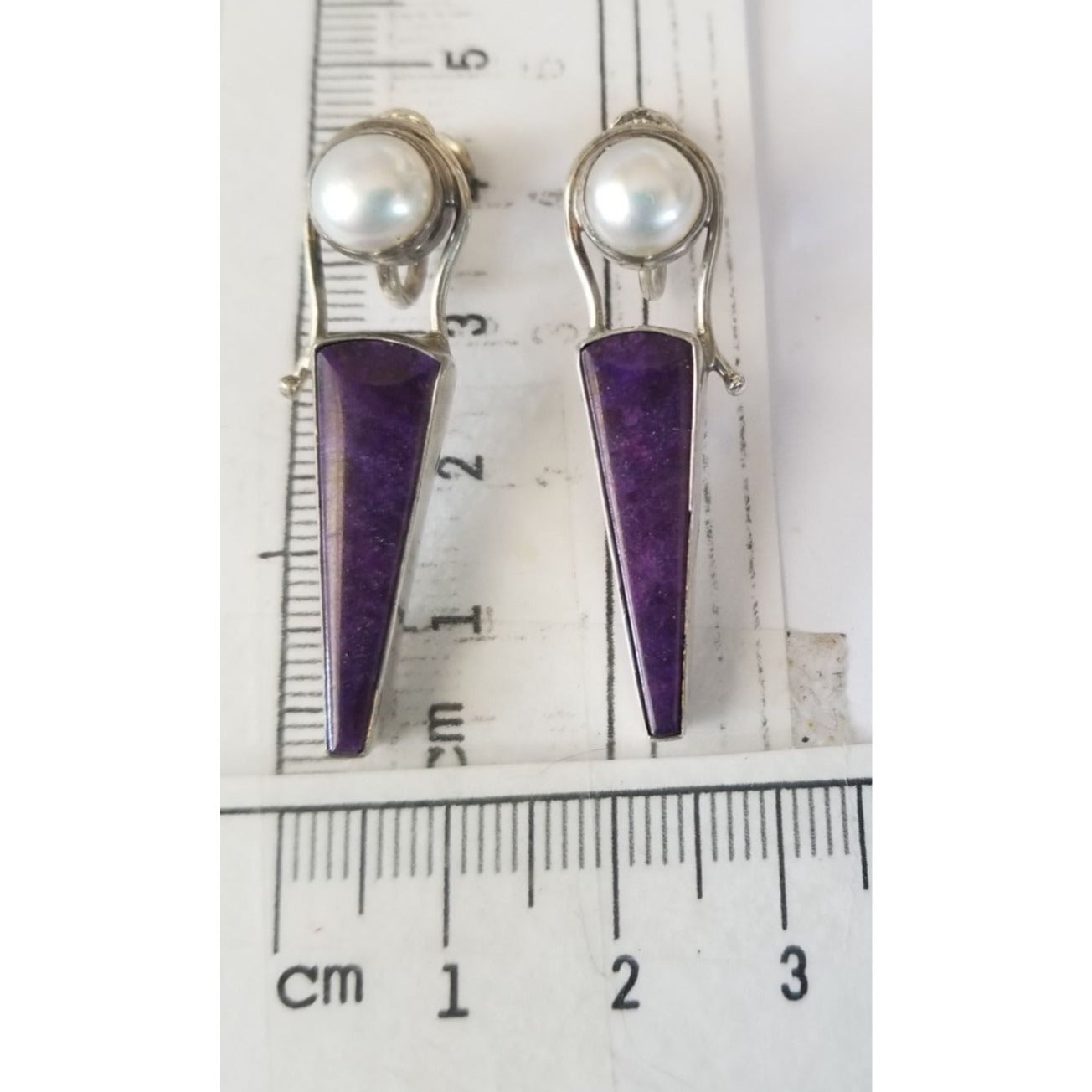 Earrings   Pearl  Verizite 8.1 Gr 40.5 ct  4 cm x 1 cm 1 cm Round 2.5  x .0.5 cm  Screw on Silver 925