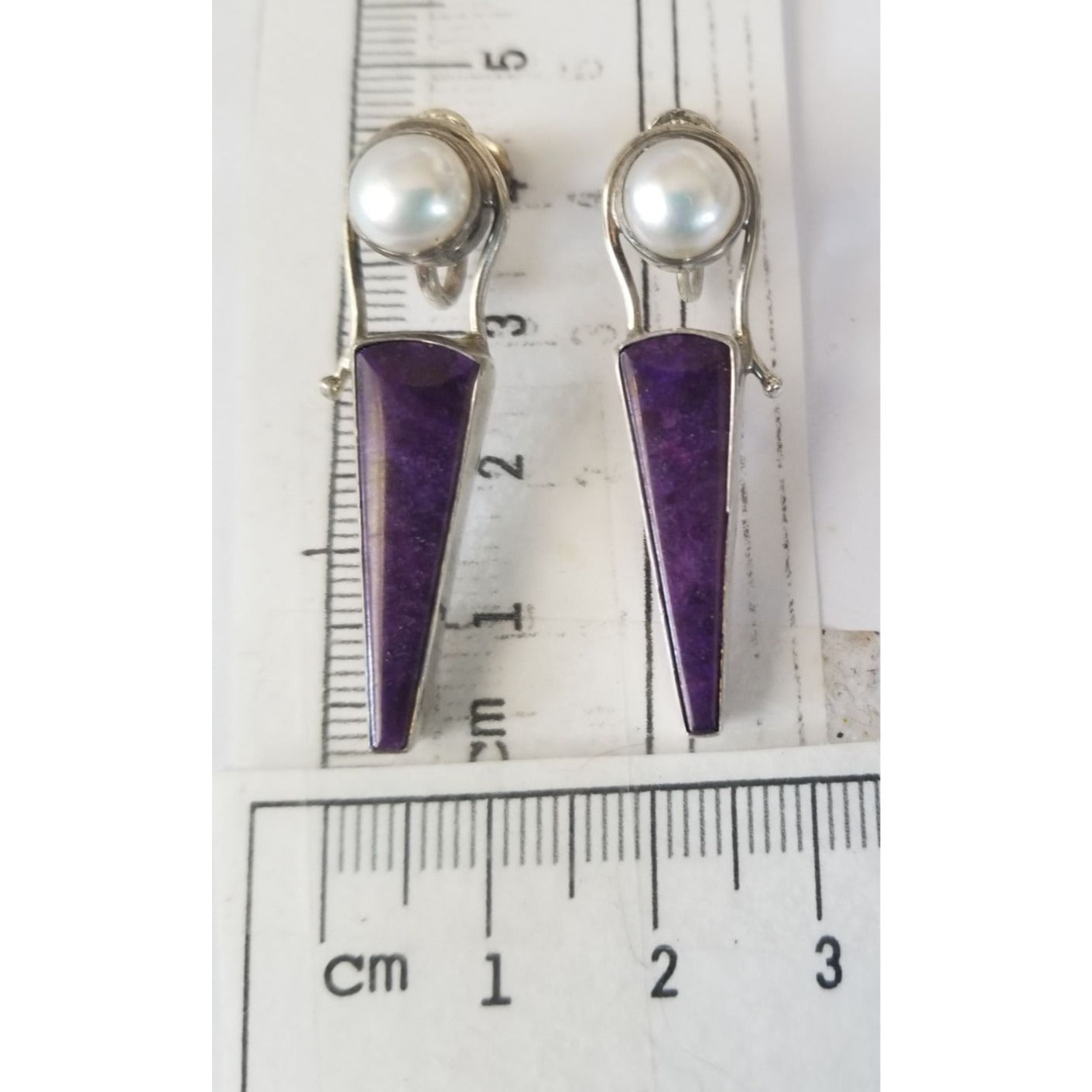 Earrings   Pearl  Verizite 8.1 Gr 40.5 ct  4 cm x 1 cm 1 cm Round 2.5  x .0.5 cm  Screw on Silver 925