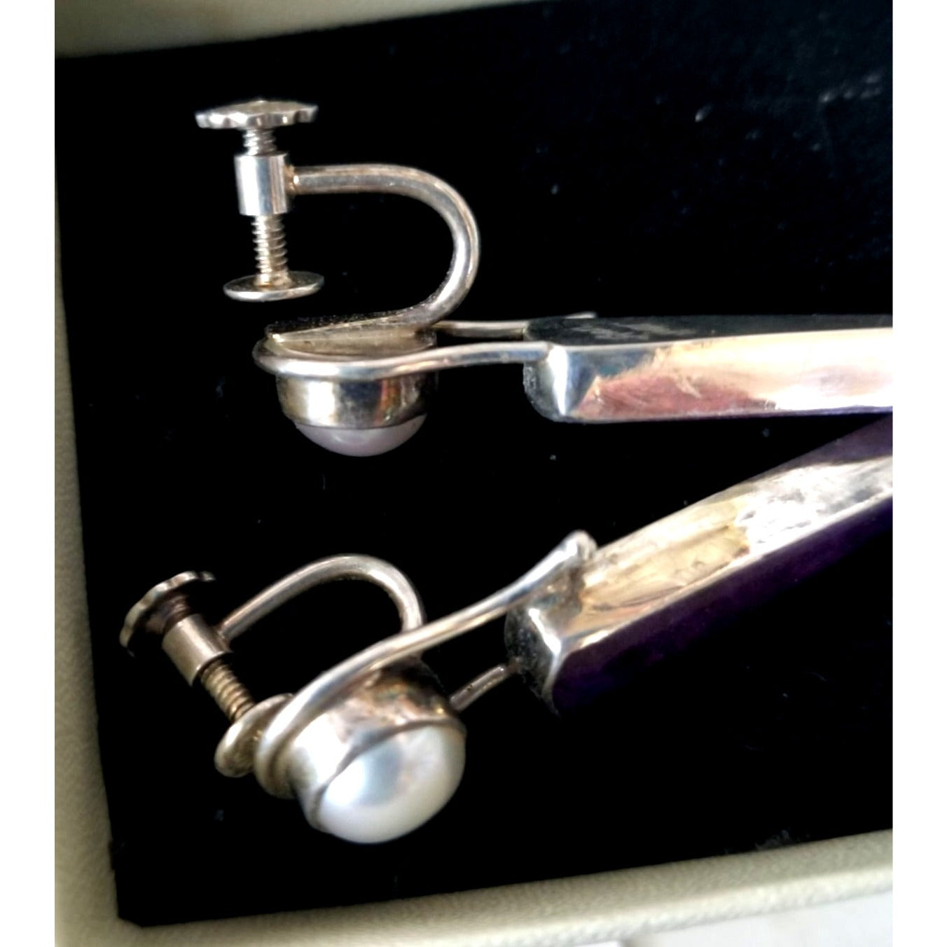 Earrings   Pearl  Verizite 8.1 Gr 40.5 ct  4 cm x 1 cm 1 cm Round 2.5  x .0.5 cm  Screw on Silver 925