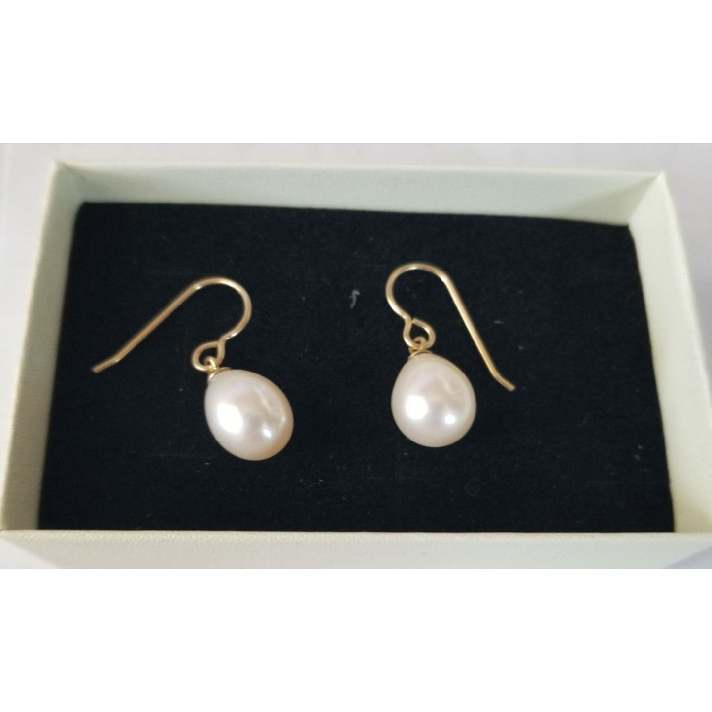Earrings Pearl White Gold Hooks 3.7 Gr  18.5 ct  1 cm x 1 cm Oval