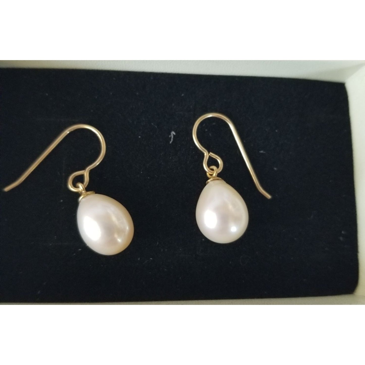 Earrings Pearl White Gold Hooks 3.7 Gr  18.5 ct  1 cm x 1 cm Oval