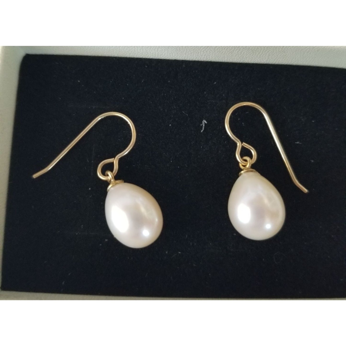 Earrings Pearl White Gold Hooks 3.7 Gr  18.5 ct  1 cm x 1 cm Oval