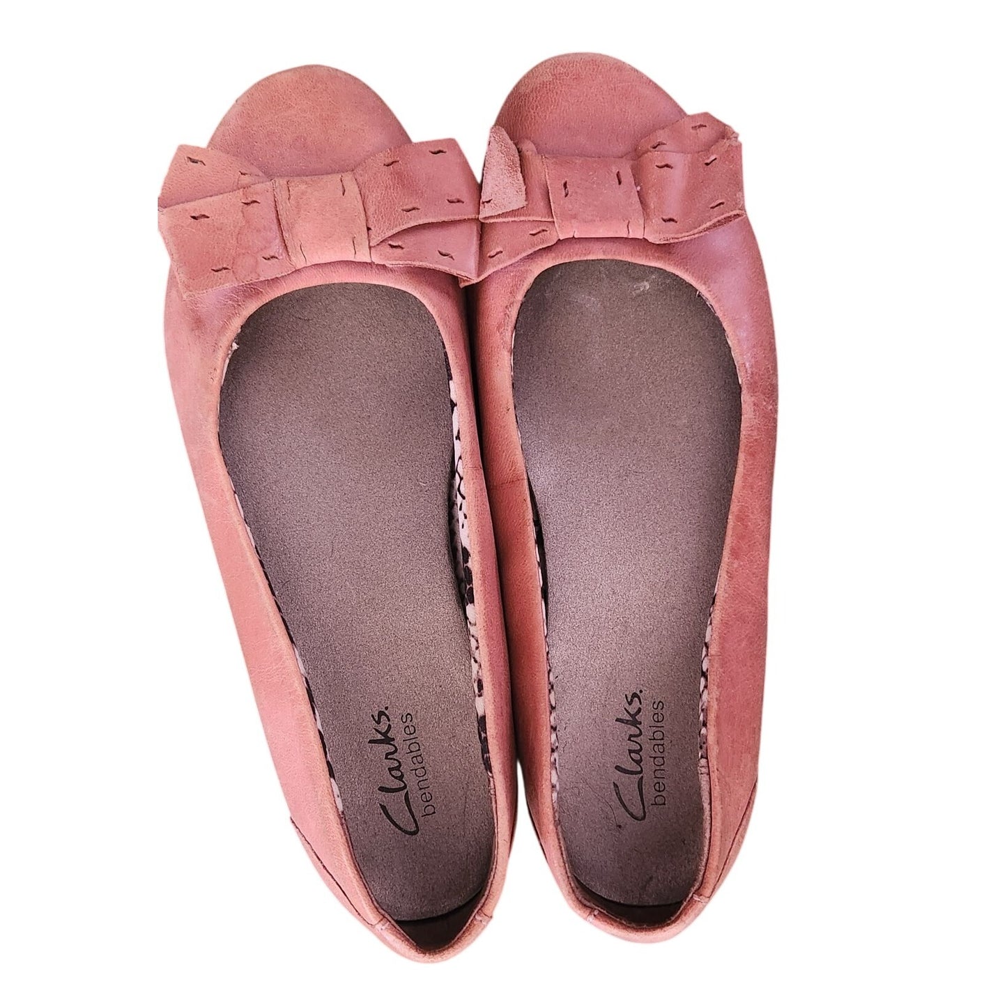 Shoes Pair Clartks Bendables  7M  Rose Color Bow on Toe   Wedge Rubber Sole Scale Material inside