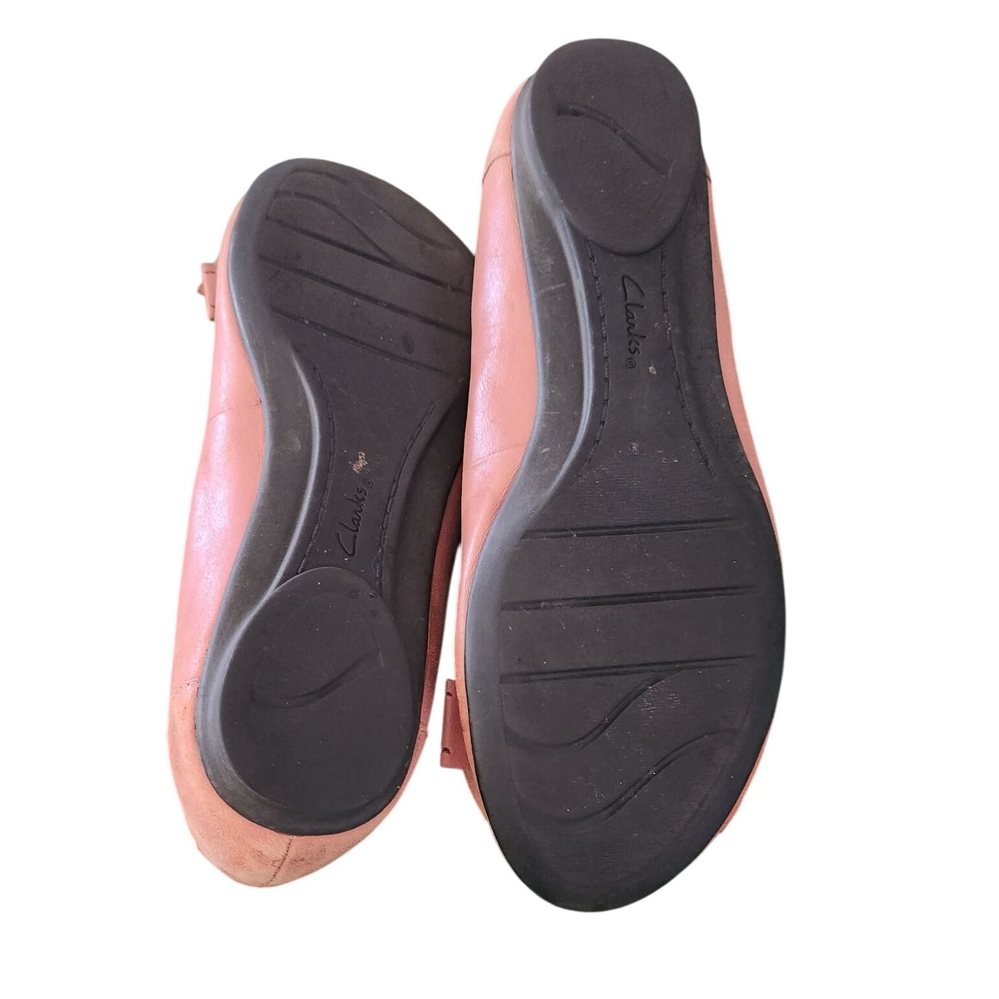 Shoes Pair Clartks Bendables  7M  Rose Color Bow on Toe   Wedge Rubber Sole Scale Material inside