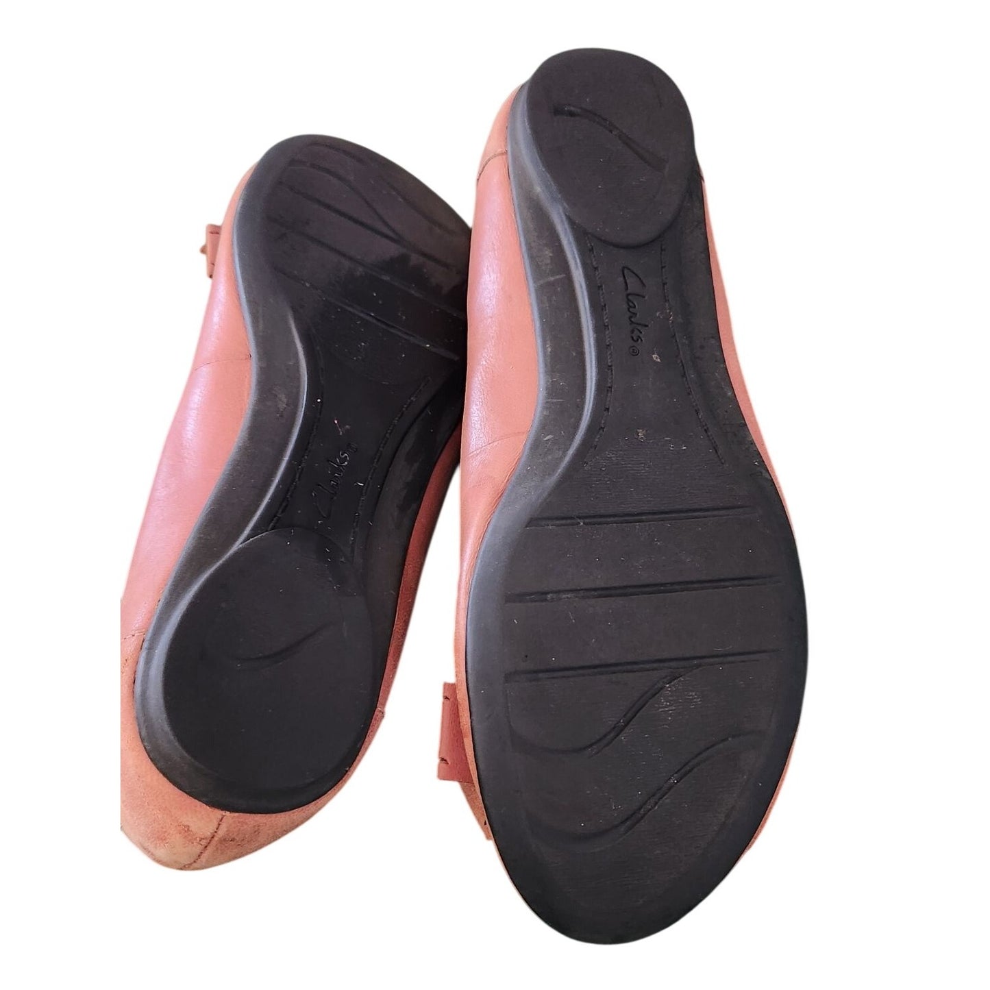Shoes Pair Clartks Bendables  7M  Rose Color Bow on Toe   Wedge Rubber Sole Scale Material inside