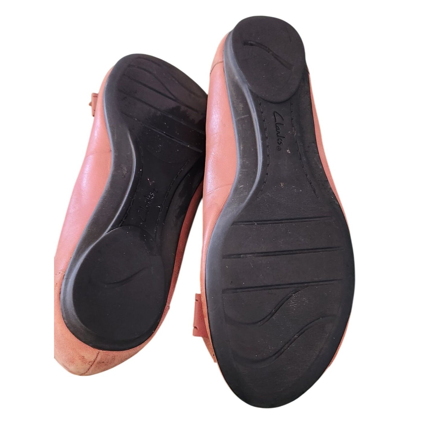 Shoes Pair Clartks Bendables  7M  Rose Color Bow on Toe   Wedge Rubber Sole Scale Material inside