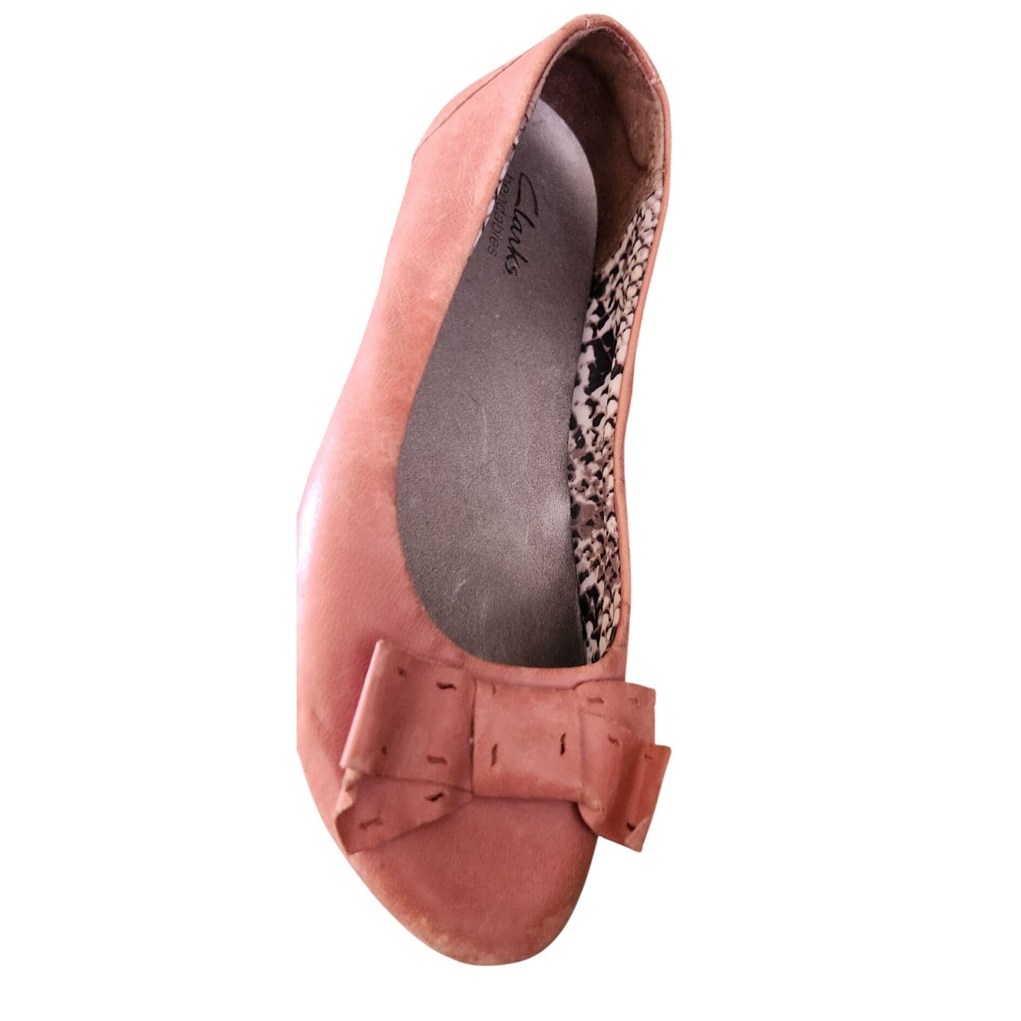 Shoes Pair Clartks Bendables  7M  Rose Color Bow on Toe   Wedge Rubber Sole Scale Material inside