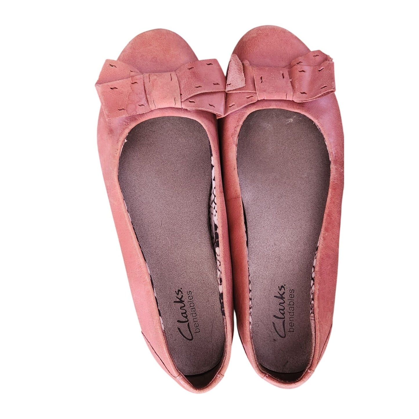 Shoes Pair Clartks Bendables  7M  Rose Color Bow on Toe   Wedge Rubber Sole Scale Material inside