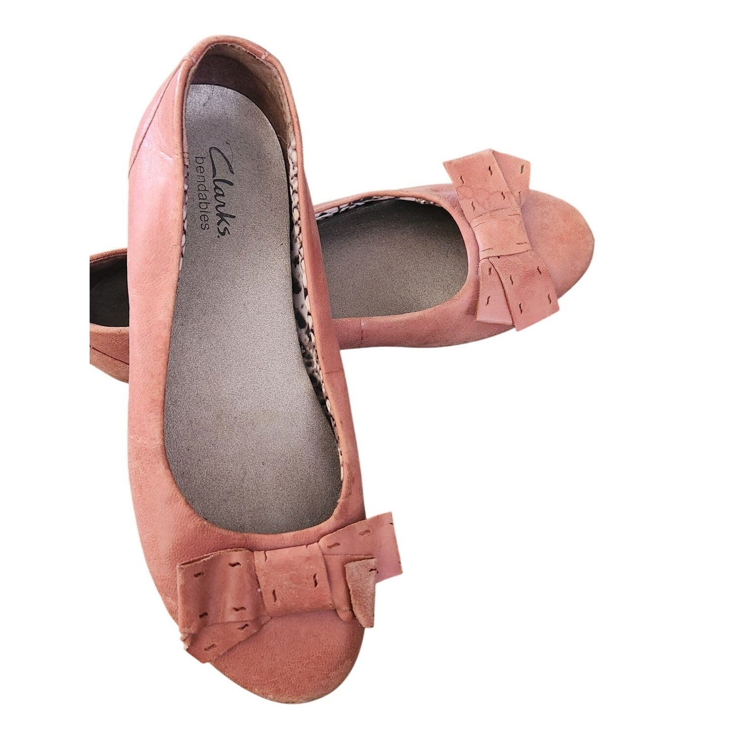 Shoes Pair Clartks Bendables  7M  Rose Color Bow on Toe   Wedge Rubber Sole Scale Material inside