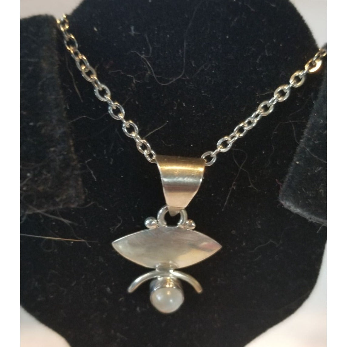 Necklace Silver MoonStone Oval  4.3 gr 22   ct  2 cm  x 2.5 cm  14" chain
