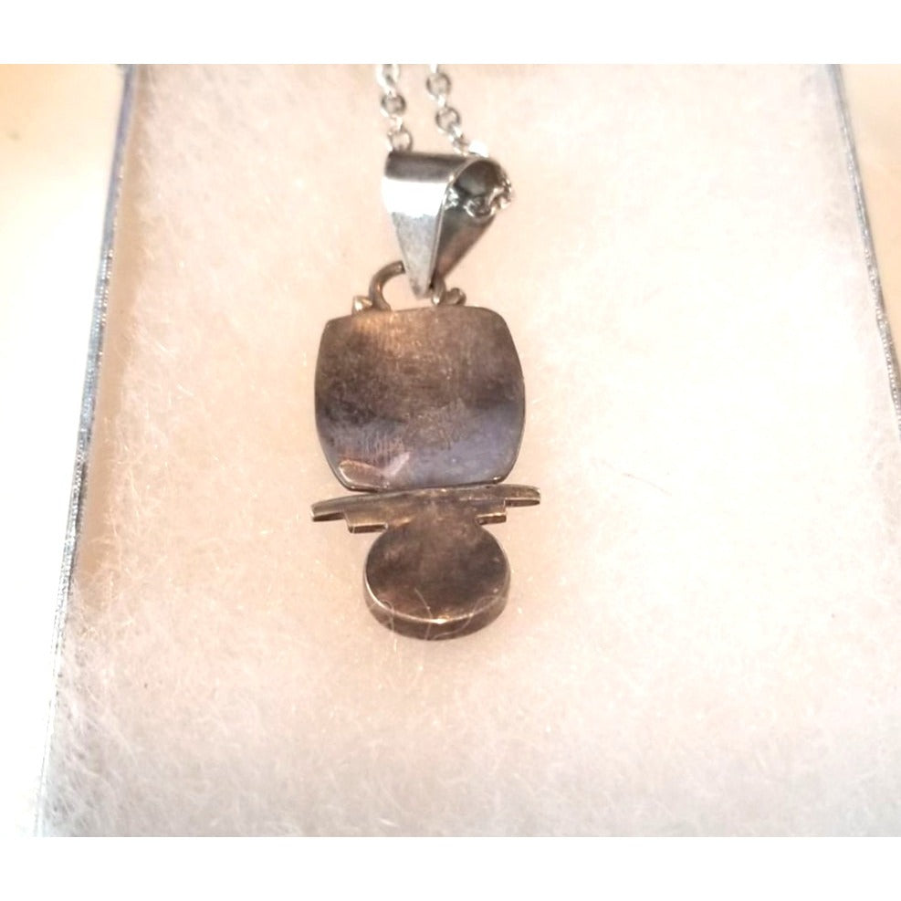 Necklace Silver Onyx Triangle  6.5  gr 32.5 ct  4 cm  x  3 cm  16" chain Onyx