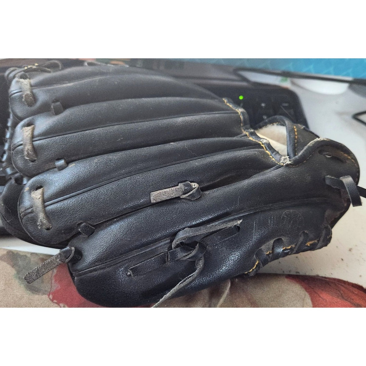Toy Official T-Ball Mitt Black T-100  07216  9 1/2 inch Deep Custom Pocket