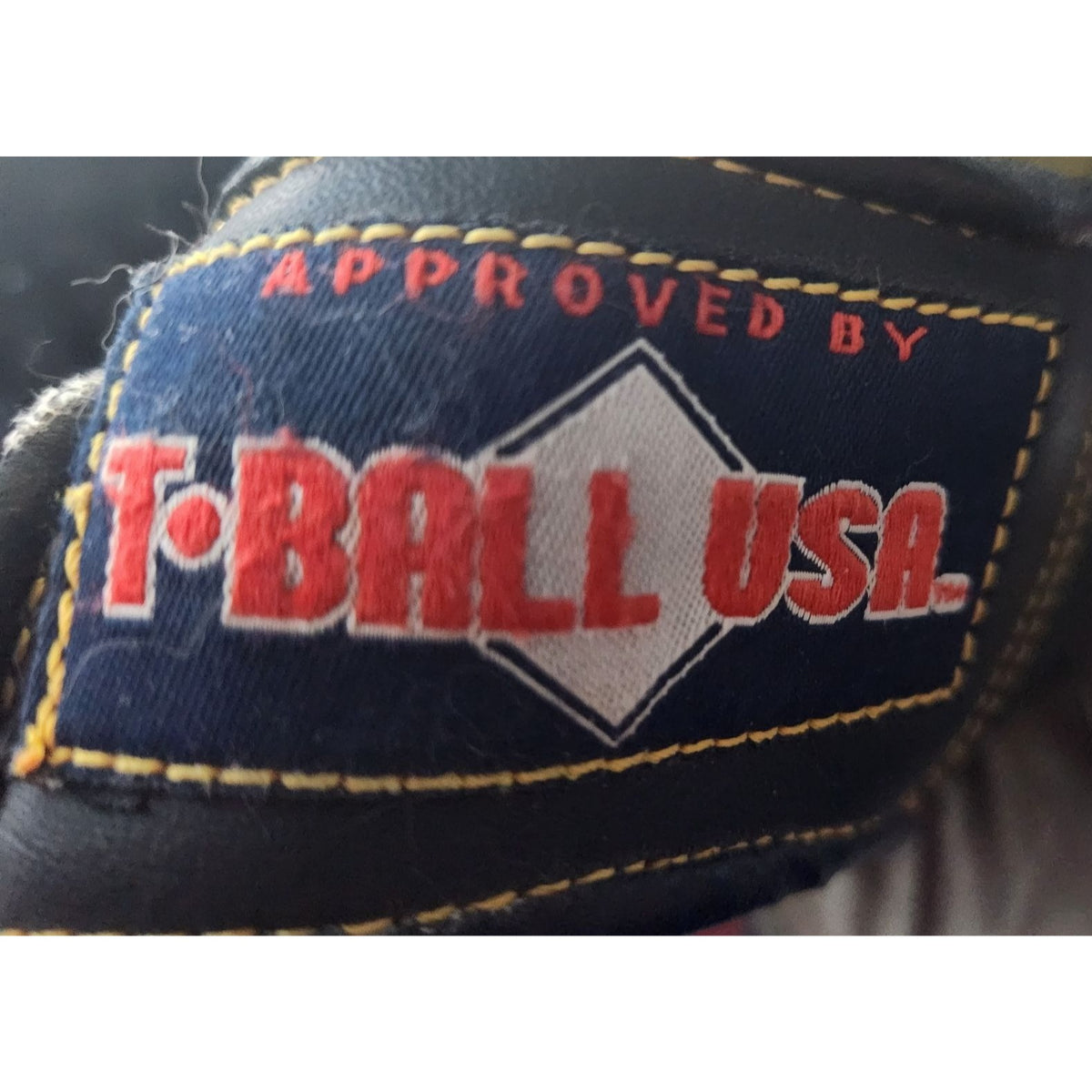 Toy Official T-Ball Mitt Black T-100  07216  9 1/2 inch Deep Custom Pocket