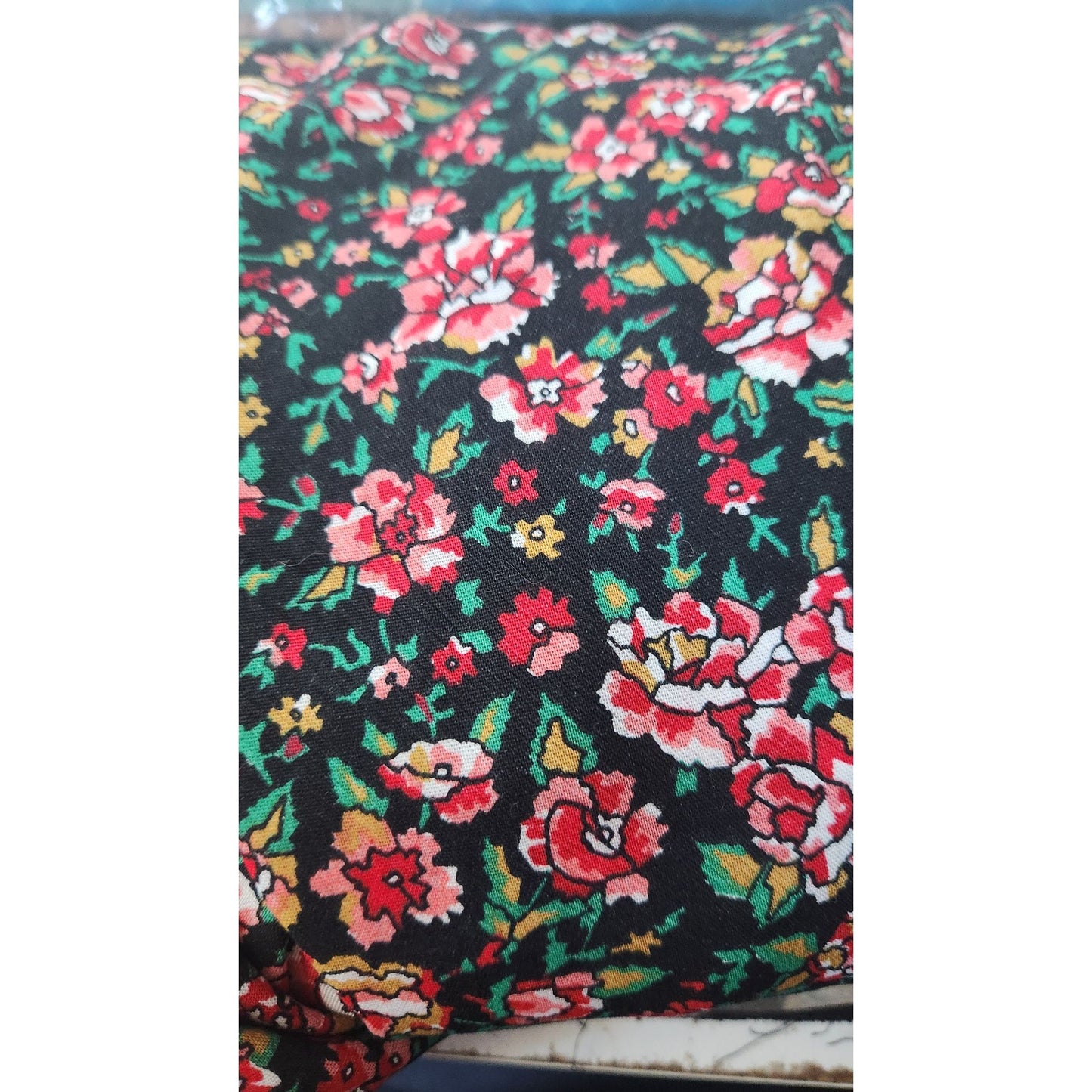 Material Red Pink and White Flowers Greenery  48 x 36 Cotton Craft Quilting Dress