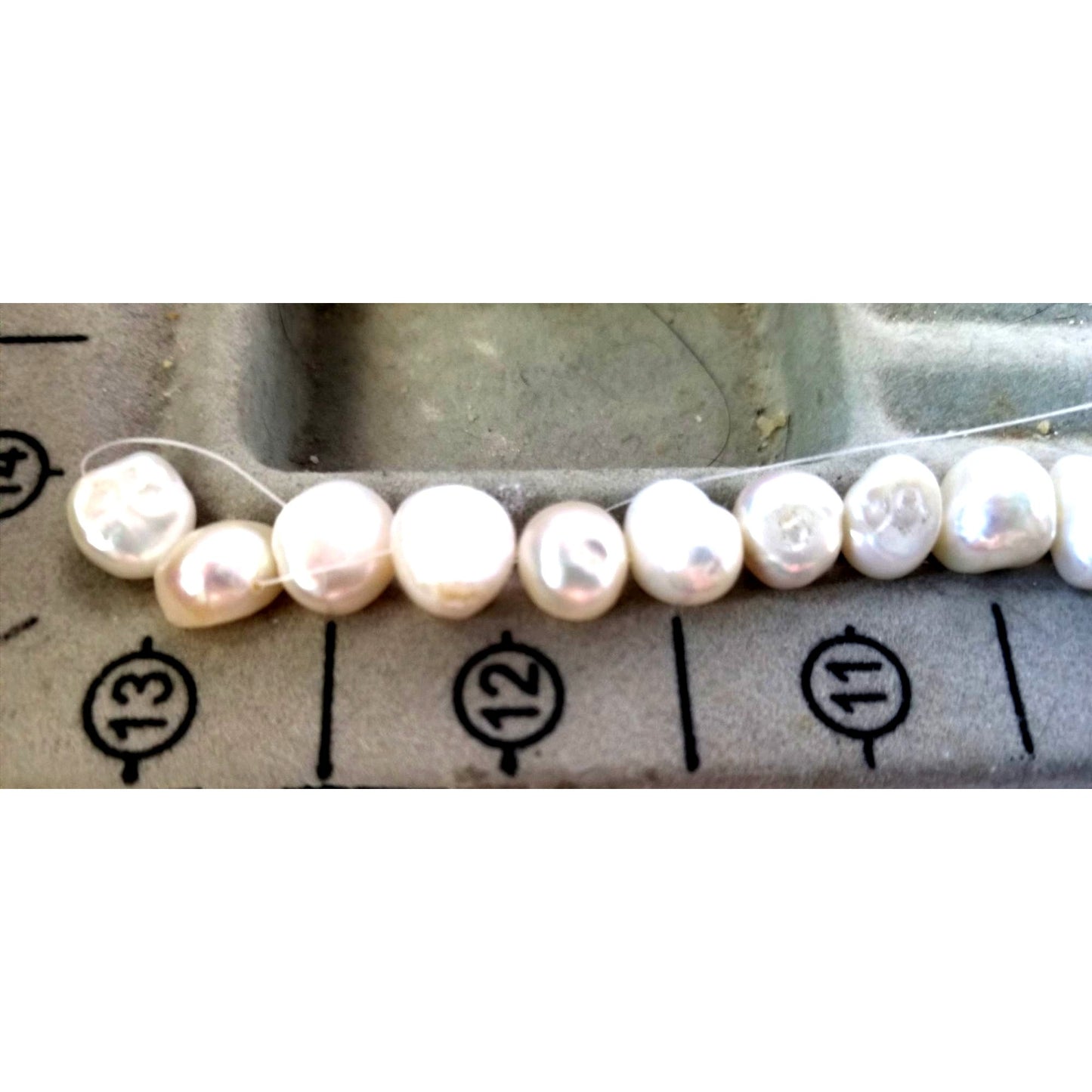 Loose Pearl Flat Bottom Oval  Bag 66  D  8   mm  Bin Pearl  80 Pcs 122.5   ct  24.5  gr 22"   Drilled  Freshwater Real Pearls